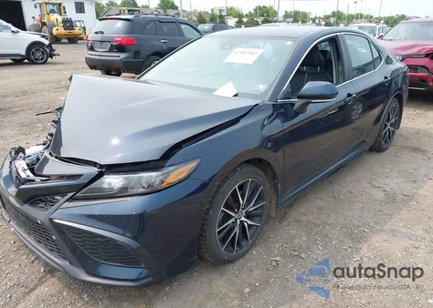 2021 Toyota Camry Se Awd z USA, uszkodzony, nr VIN 4T1T11BKXMU020152